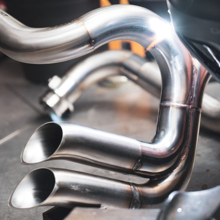 Single Side X Pipe Bobber Exhaust 1 Scaled