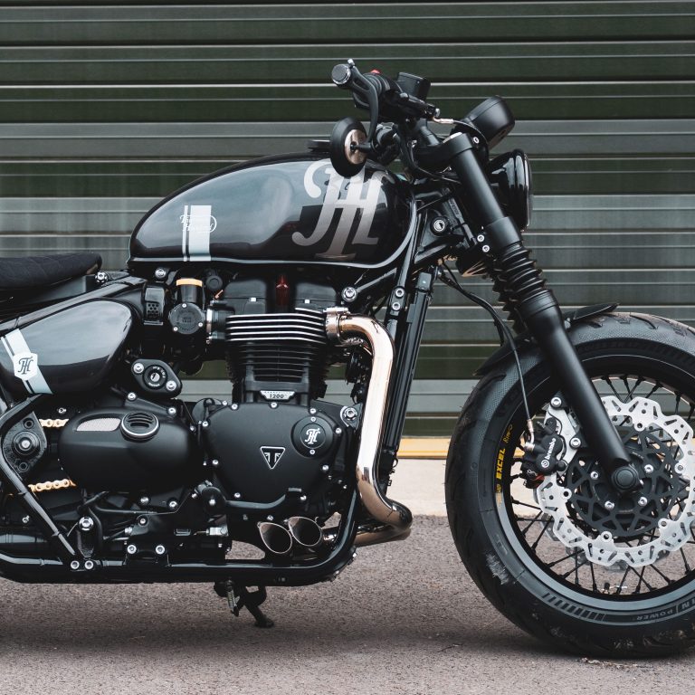 Single Side X Pipe Bobber Exhaust 2 Scaled